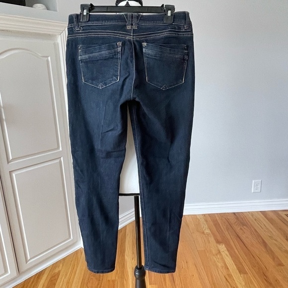 Democracy AB Technology jeans in a size 6 - Picture 2 of 16